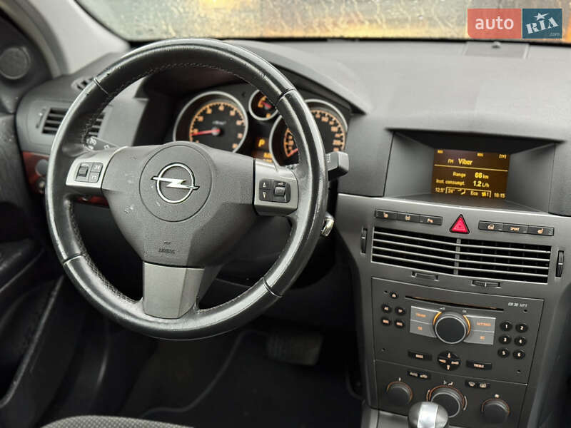 Хэтчбек Opel Astra 2005 в Дрогобыче