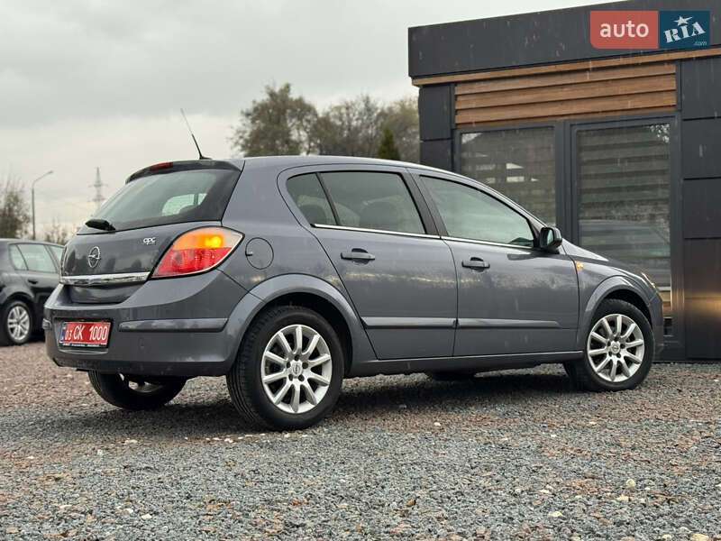 Хэтчбек Opel Astra 2005 в Дрогобыче