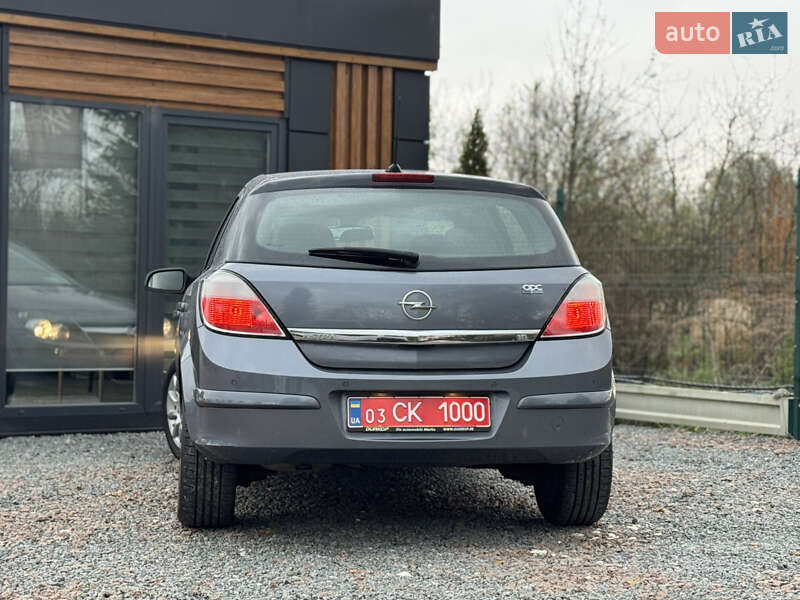 Хэтчбек Opel Astra 2005 в Дрогобыче
