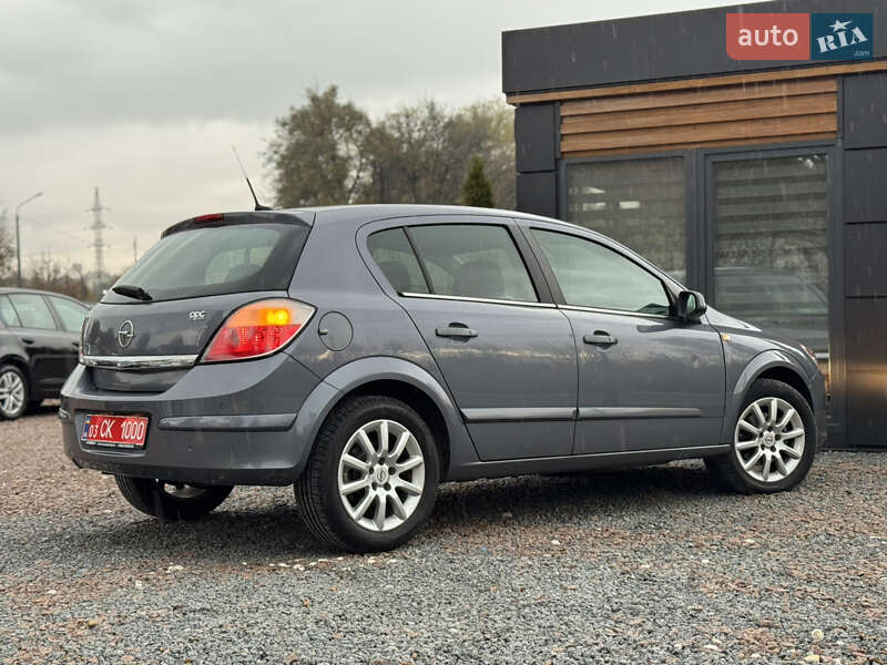 Хэтчбек Opel Astra 2005 в Дрогобыче