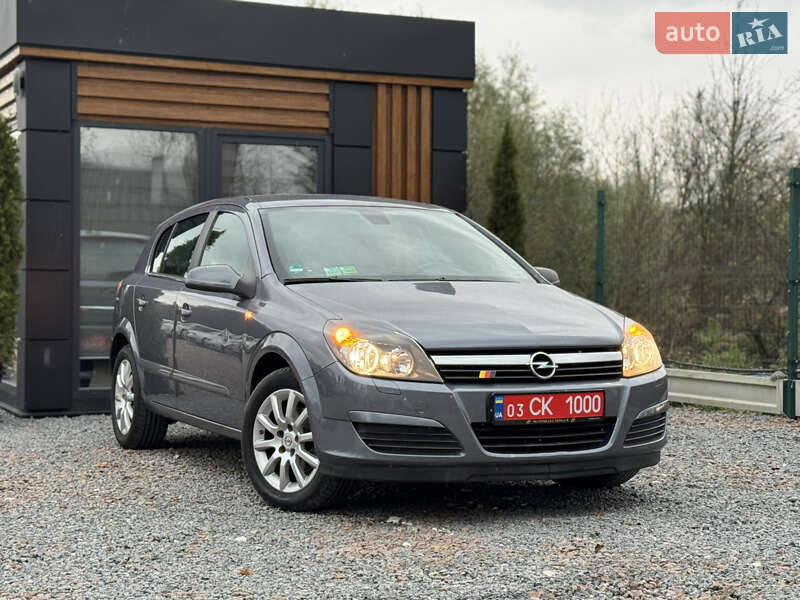 Хэтчбек Opel Astra 2005 в Дрогобыче
