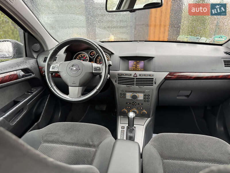 Хэтчбек Opel Astra 2005 в Дрогобыче