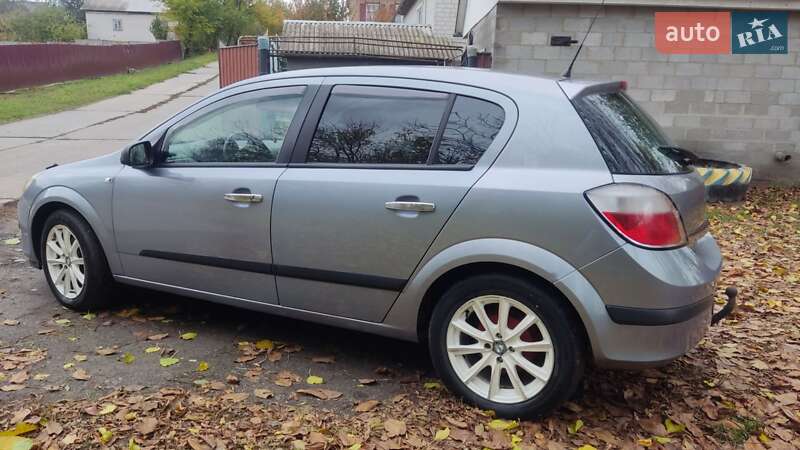 Хэтчбек Opel Astra 2005 в Золотоноше