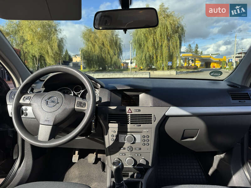 Хэтчбек Opel Astra 2005 в Ровно фото 18 Хэтчбек Opel Astra 2005 в Ровно