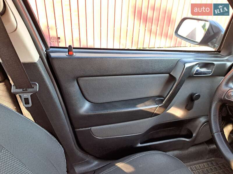 Седан Opel Astra 2008 в Києві фото 6 Седан Opel Astra 2008 в Києві