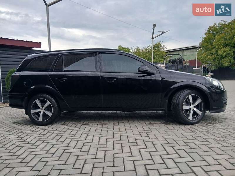 Универсал Opel Astra 2006 в Ивано-Франковске