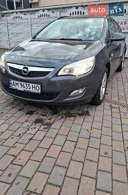 Универсал Opel Astra 2011 в Бердичеве