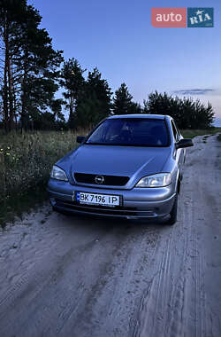 Седан Opel Astra 2006 в Рафаловке Седан Opel Astra 2006 в Рафаловке