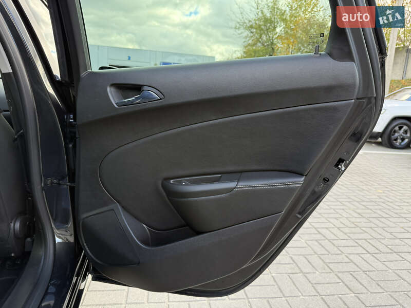 Универсал Opel Astra 2016 в Тернополе