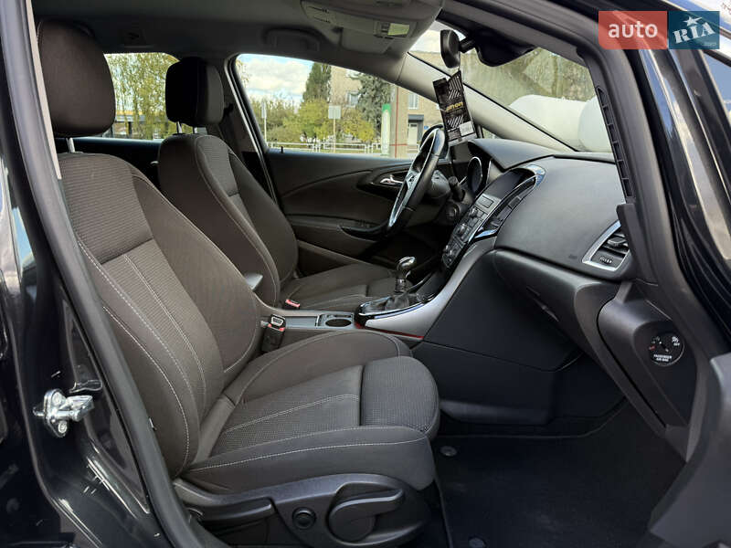 Универсал Opel Astra 2016 в Тернополе