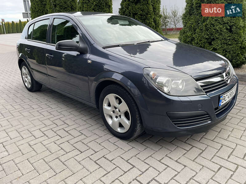 Хэтчбек Opel Astra 2006 в Городке
