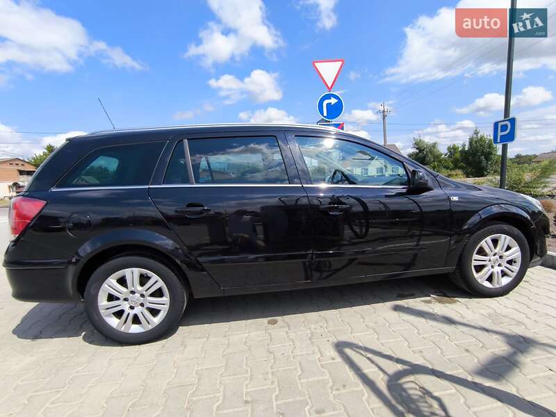 Универсал Opel Astra 2009 в Виннице
