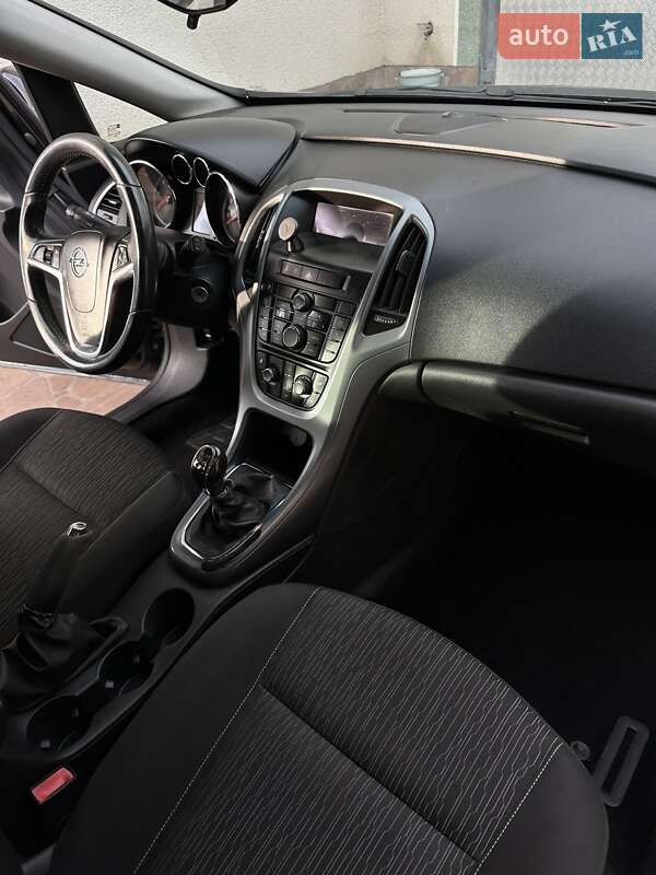 Универсал Opel Astra 2012 в Черновцах фото 10 Универсал Opel Astra 2012 в Черновцах