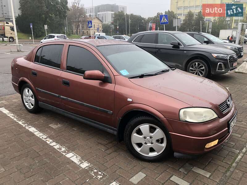 Седан Opel Astra 2001 в Львове