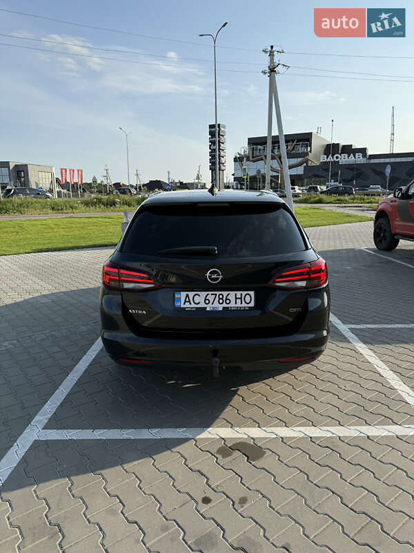 Універсал Opel Astra 2016 в Луцьку