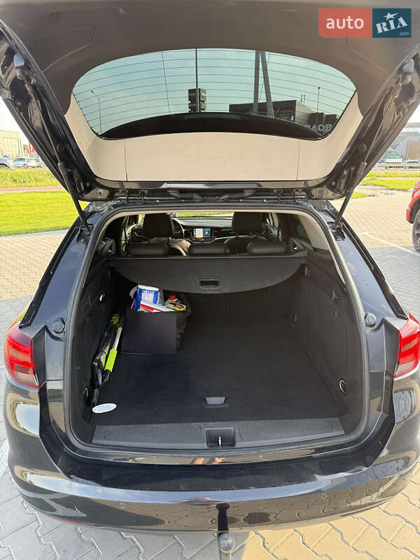 Універсал Opel Astra 2016 в Луцьку