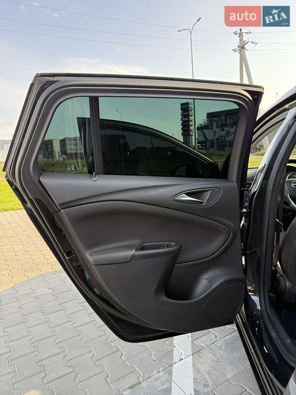 Універсал Opel Astra 2016 в Луцьку