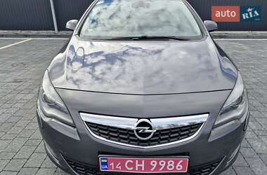 Универсал Opel Astra 2010 в 