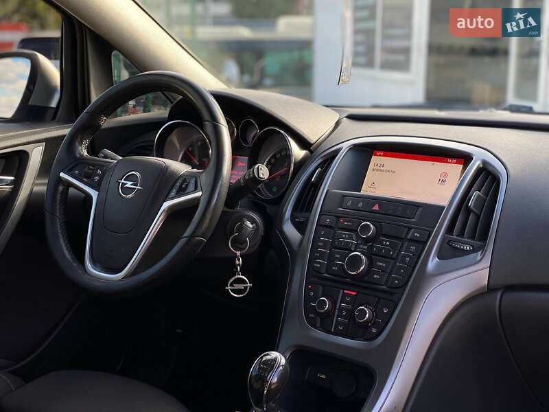 Универсал Opel Astra 2015 в Днепре