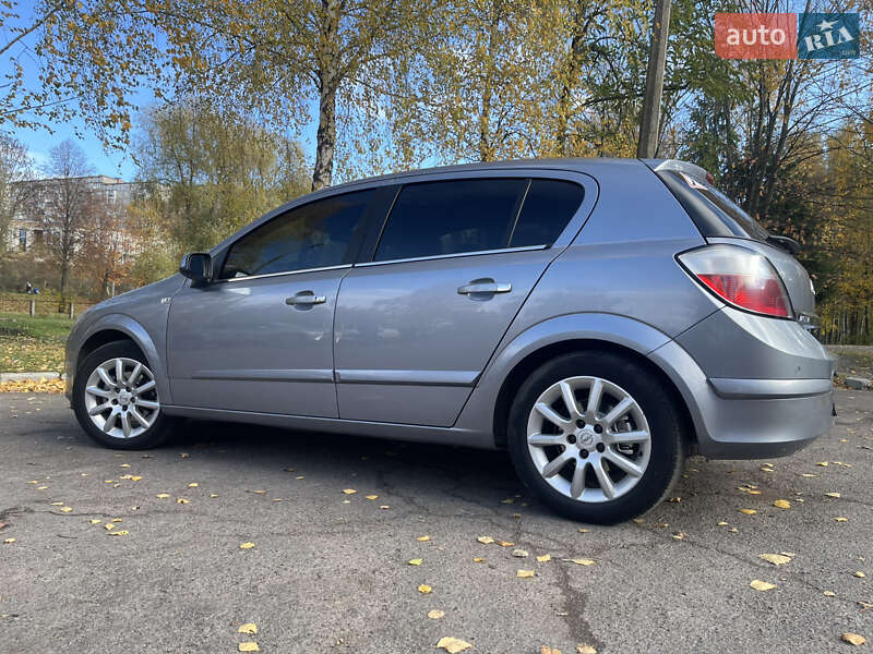 Хетчбек Opel Astra 2004 в Рівному фото 2 Хетчбек Opel Astra 2004 в Рівному