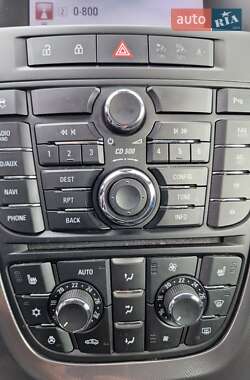 Универсал Opel Astra 2010 в 