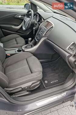 Универсал Opel Astra 2010 в 