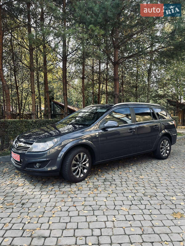 Универсал Opel Astra 2010 в Луцке фото 3 Универсал Opel Astra 2010 в Луцке