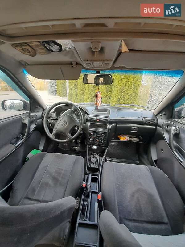Універсал Opel Astra 1996 в Самборі