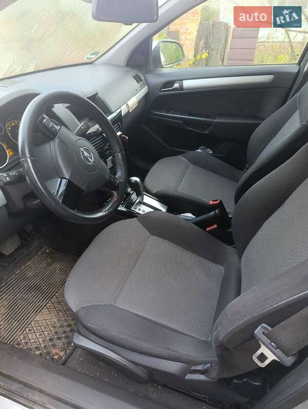 Универсал Opel Astra 2010 в Луцке фото 4 Универсал Opel Astra 2010 в Луцке