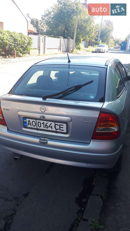 Хэтчбек Opel Astra 2001 в Ужгороде