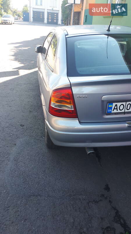 Хэтчбек Opel Astra 2001 в Ужгороде