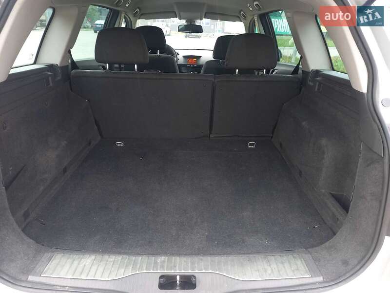 Универсал Opel Astra 2010 в Черкассах