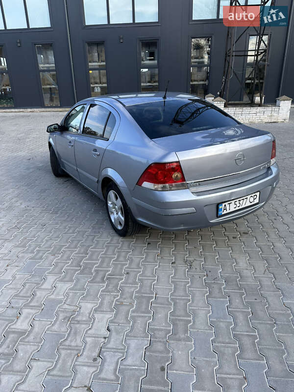 Седан Opel Astra 2008 в Ивано-Франковске фото 4 Седан Opel Astra 2008 в Ивано-Франковске