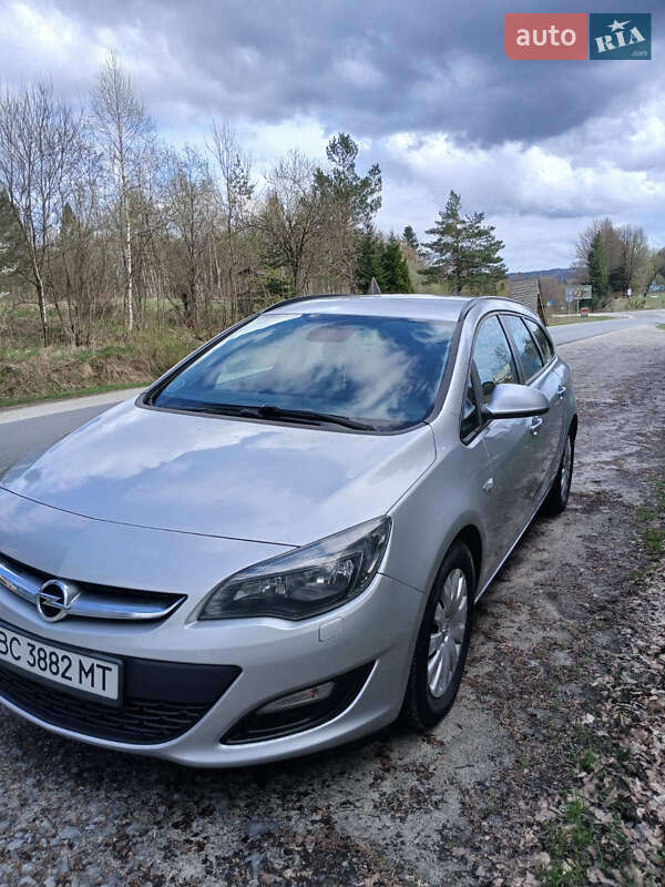 Универсал Opel Astra 2013 в Бориславе
