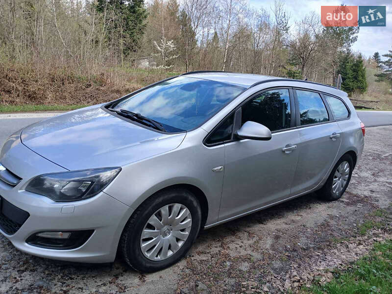 Универсал Opel Astra 2013 в Бориславе