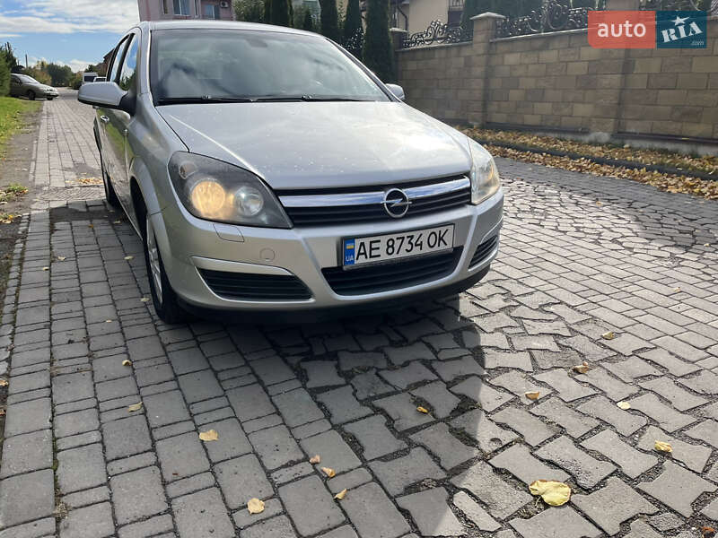 Хэтчбек Opel Astra 2004 в Луцке