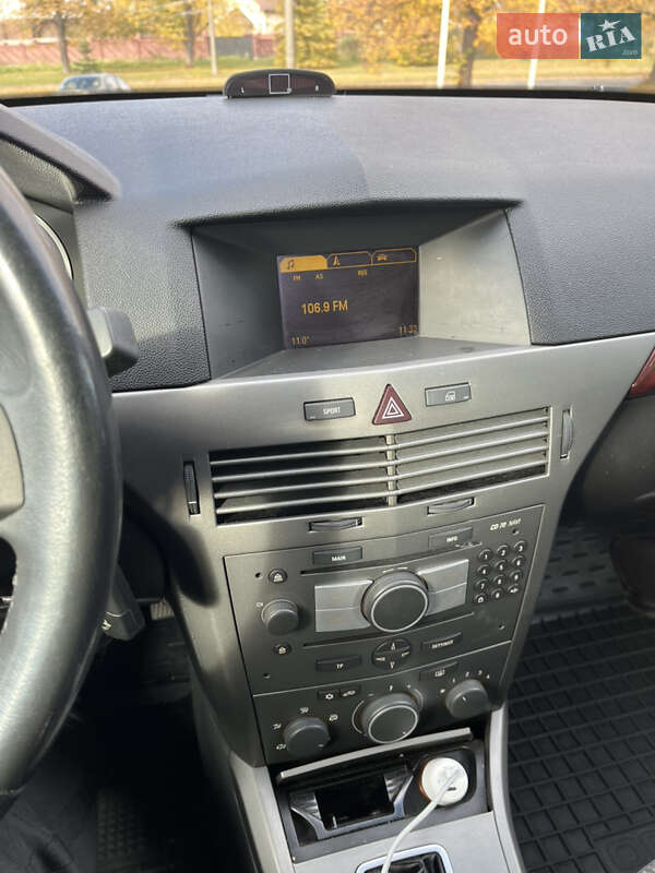 Хэтчбек Opel Astra 2004 в Луцке