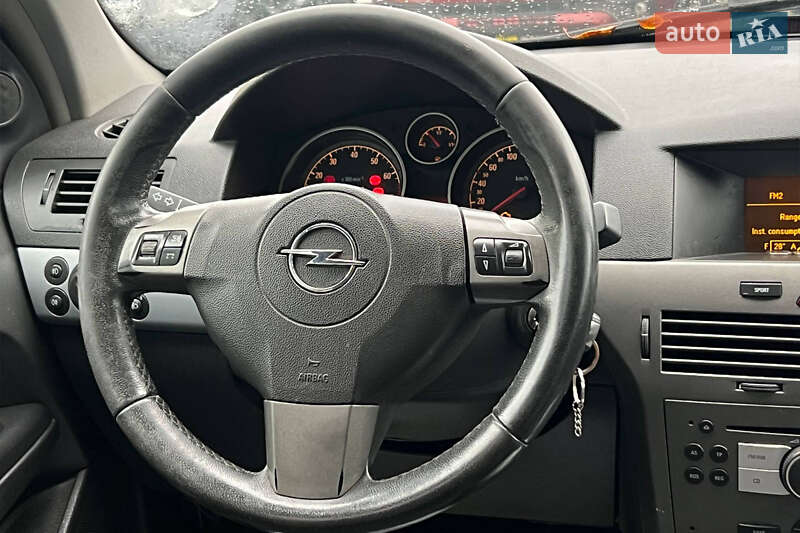 Хэтчбек Opel Astra 2005 в Ивано-Франковске