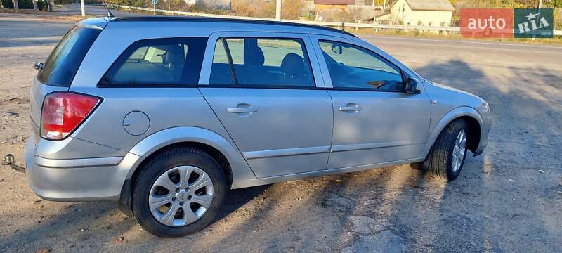 Универсал Opel Astra 2009 в Обухове