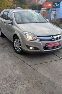 Універсал Opel Astra 2008 в Рівному