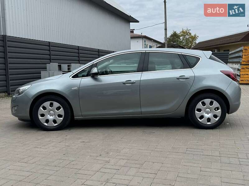 Хэтчбек Opel Astra 2010 в Черкассах