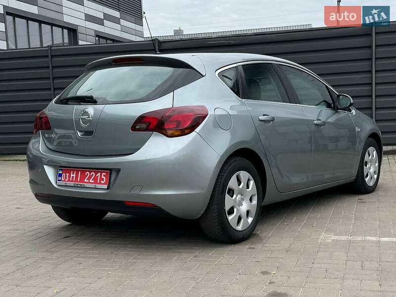 Хэтчбек Opel Astra 2010 в Черкассах