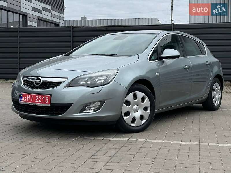 Хэтчбек Opel Astra 2010 в Черкассах