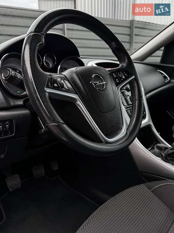 Хэтчбек Opel Astra 2010 в Черкассах