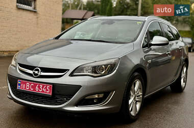 Универсал Opel Astra 2013 в Ровно