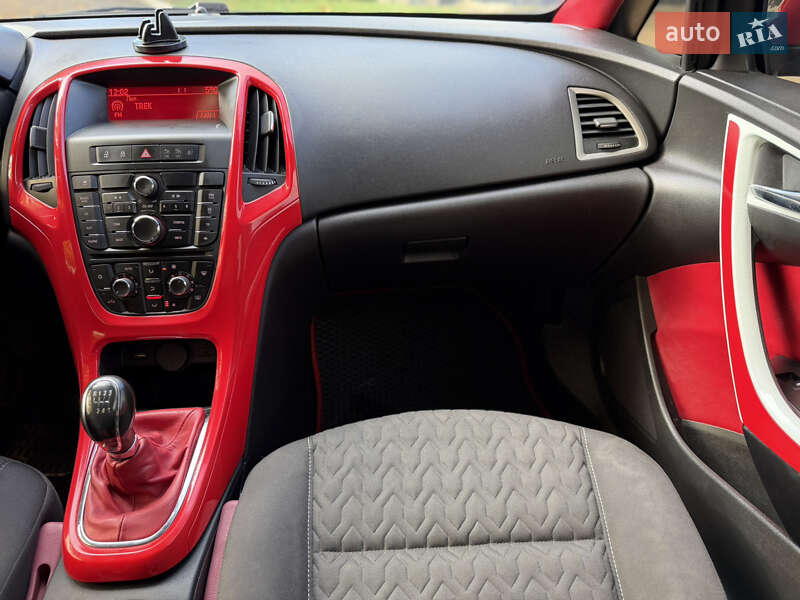 Универсал Opel Astra 2013 в Ровно фото 52 Универсал Opel Astra 2013 в Ровно