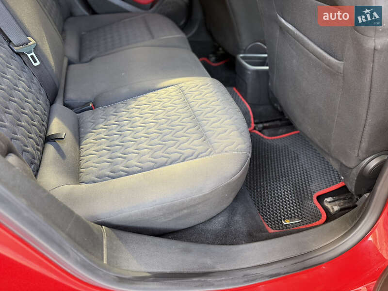 Универсал Opel Astra 2013 в Ровно фото 71 Универсал Opel Astra 2013 в Ровно