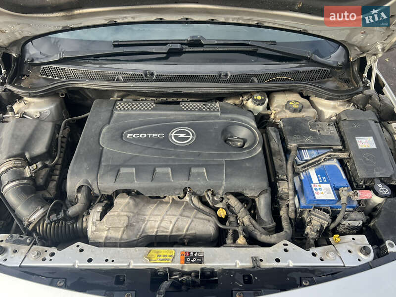 Универсал Opel Astra 2011 в Львове