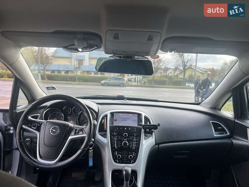 Универсал Opel Astra 2011 в Львове