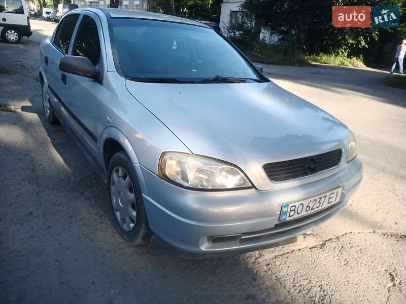 Седан Opel Astra 2004 в Тернополе